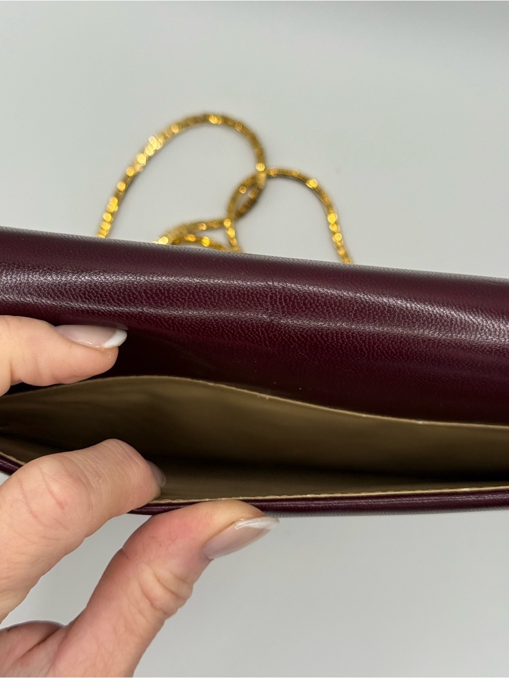 Oscar de la Renta Vintage Burgundy Leather Envelope Clutch with Gold Chain - Picture 12 of 14